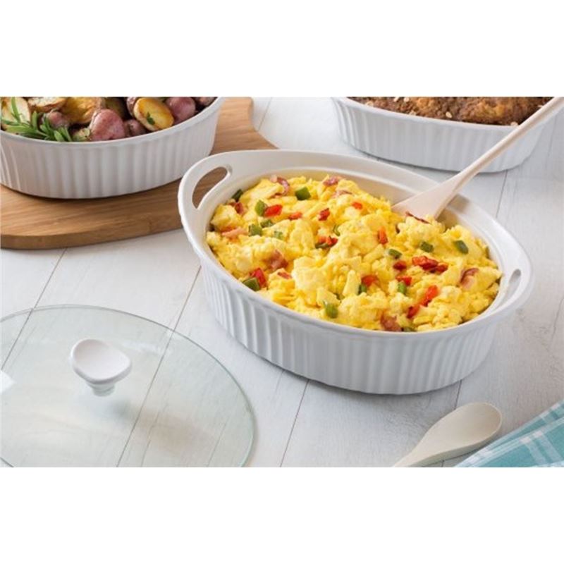 CorningWare French White – 2.35Ltr Oval Casserole with Glass Lid