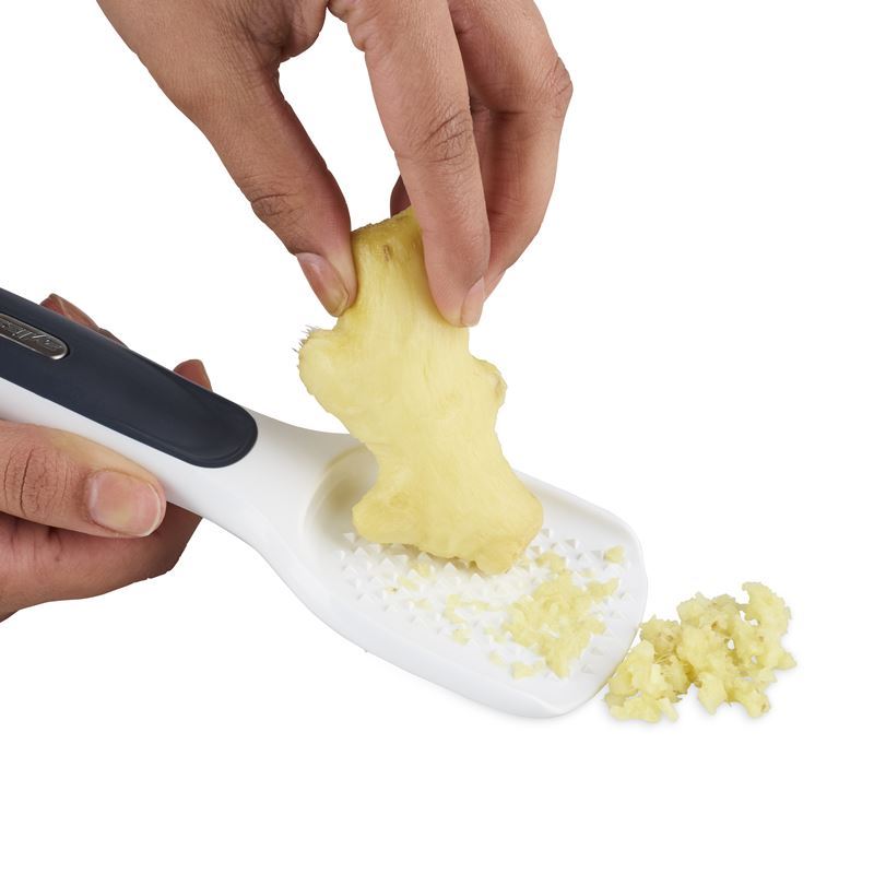 Zyliss – 2-in-1 Ginger Peeling and Grating Tool