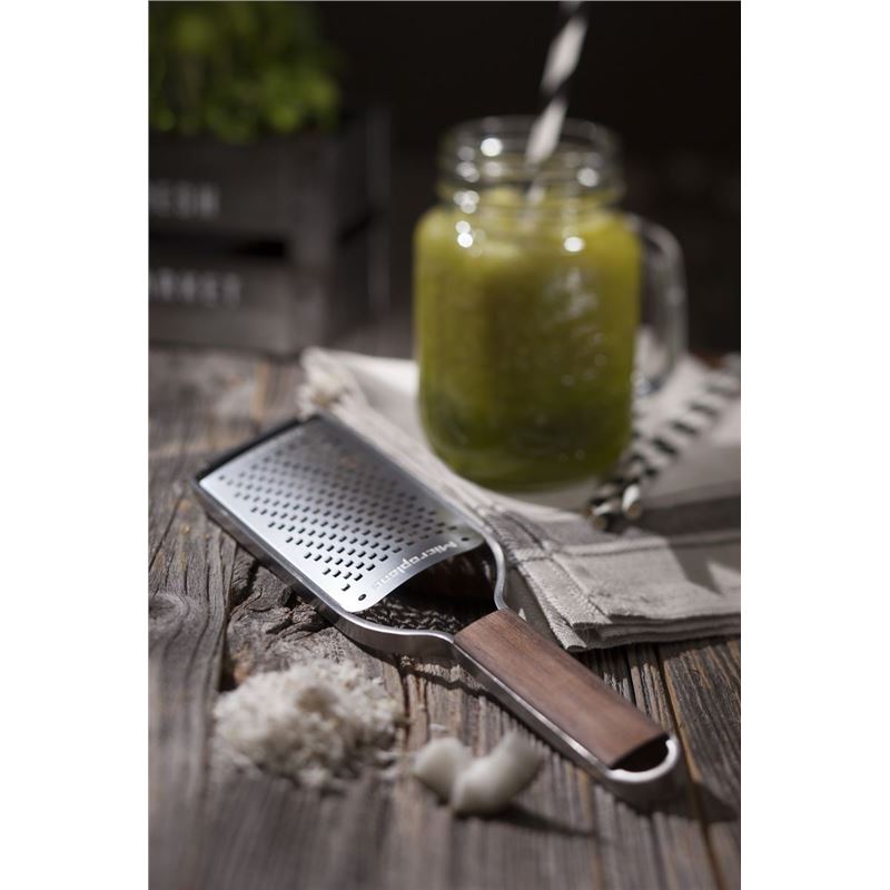522-microplane-8211-master-series-coarse-grater--3.jpg Microplane – Master Series Coarse Grater