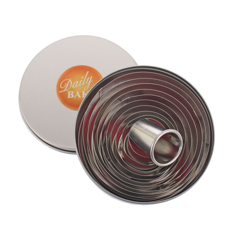 Daily Bake – Round Plain Cuttersin Storage Tin Set of 11